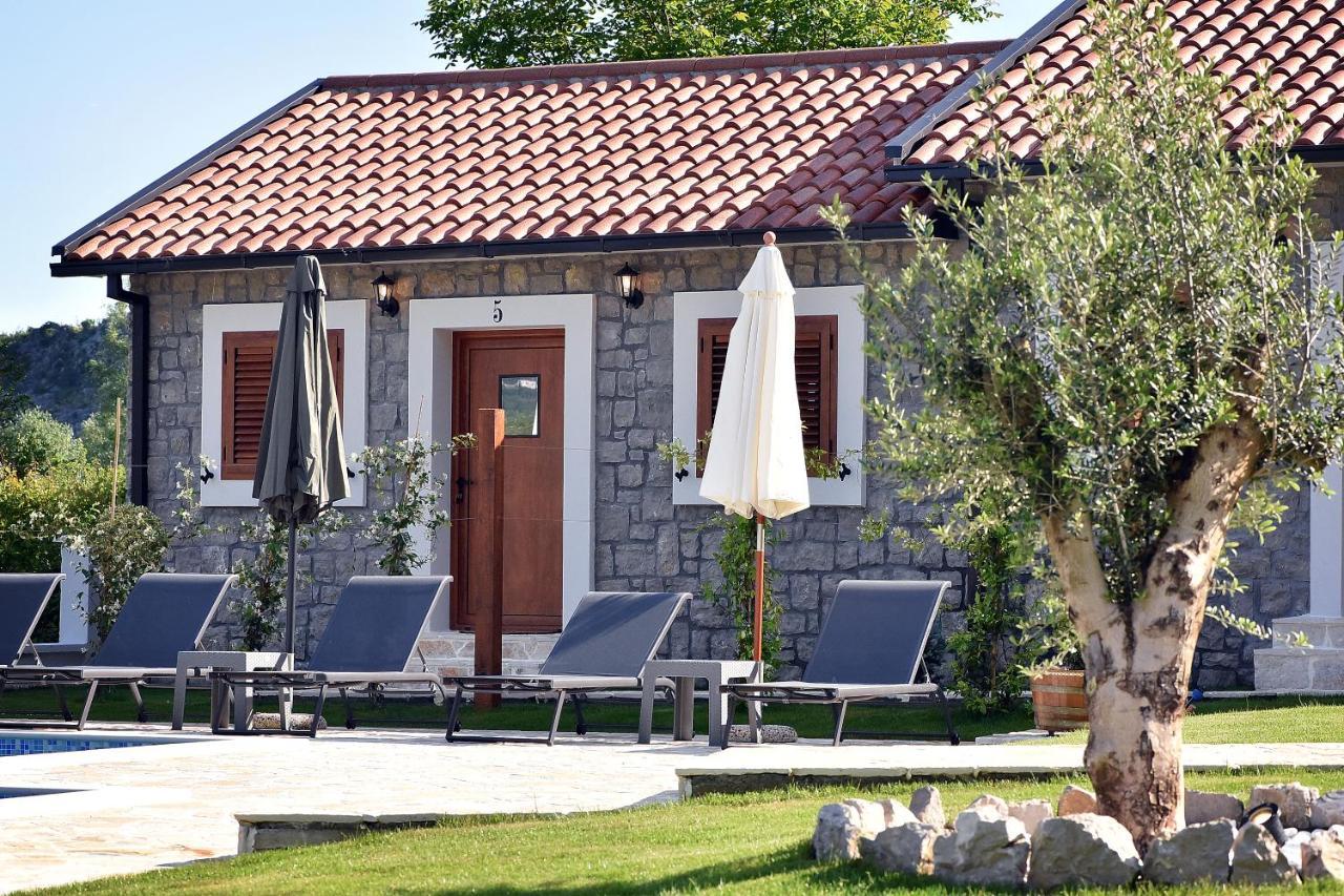 Valley Villa *